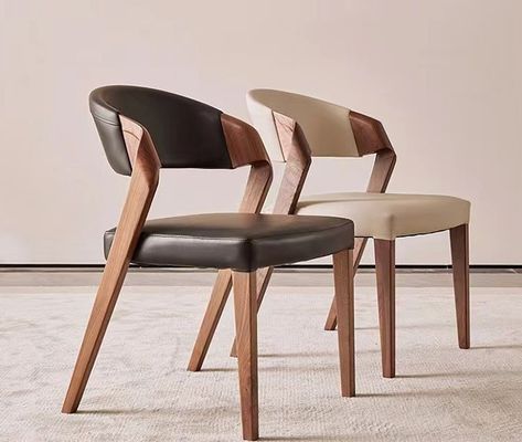 Mobiliário de sala de estar Cadeira de jantar de madeira maciça com desenhos personalizados e almofada de couro PU