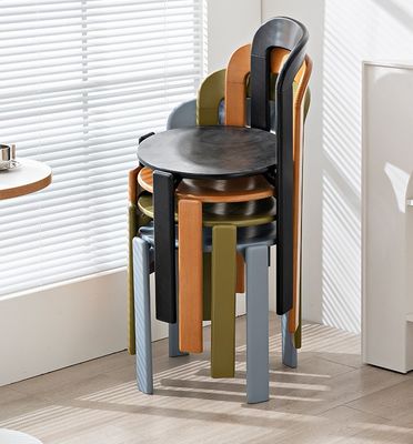 Desenhos personalizados cadeira de jantar de madeira sólida nórdica com design empilhável e acabamento lacado