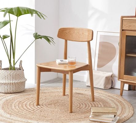 Cadeira de jantar empilhável para restaurante moderno feita de madeira maciça de cor natural