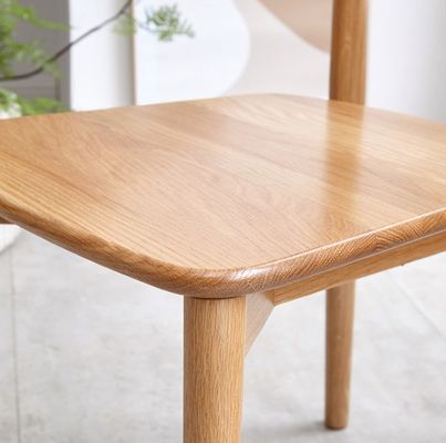 Cadeira de jantar empilhável para restaurante moderno feita de madeira maciça de cor natural