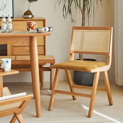 Cadeira de braço de jantar de madeira maciça e rotão Design moderno para móveis comerciais