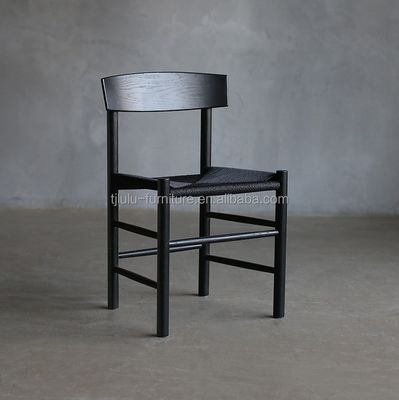 Cadeira de jantar de madeira maciça com traseiro redondo e baixo Cadeira de rotão com conceito de design moderno e tradicional
