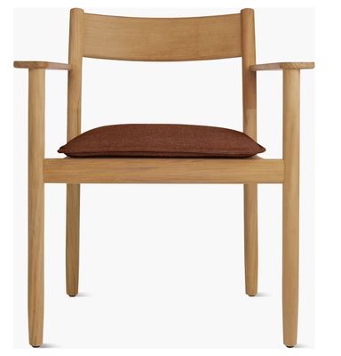 Cadeira estofada de madeira para adega de vinhos e experiência gastronómica elegante