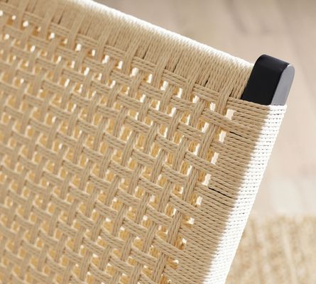 Cadeira de sala de estar de madeira maciça de madeira moderna para sofisticação no design nórdico