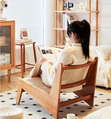 Cadeira de lazer Sofá de rotão tecido de madeira Cadeiras de madeira natural/preta/noz/cerveja para sala de estar de design