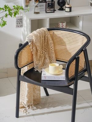 Cadeiras de refeição de madeira maciça de rotão de design japonês para restaurantes e salas de jantar 2023