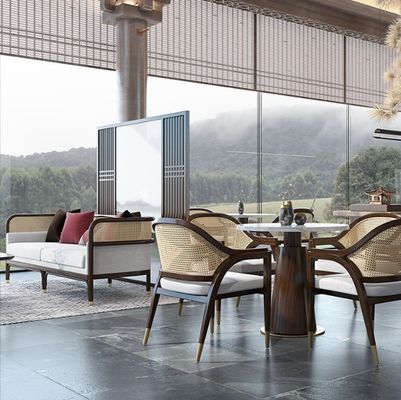 A cadeira de jantar com estrutura de madeira de ashwood a combinação perfeita de resistência e estilo