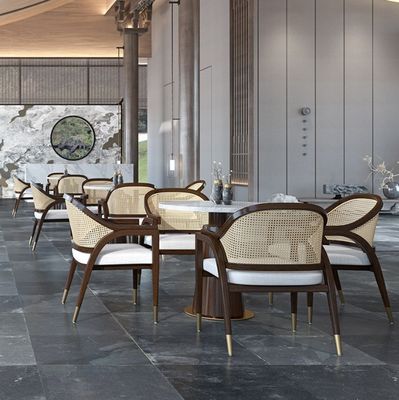 A cadeira de jantar com estrutura de madeira de ashwood a combinação perfeita de resistência e estilo