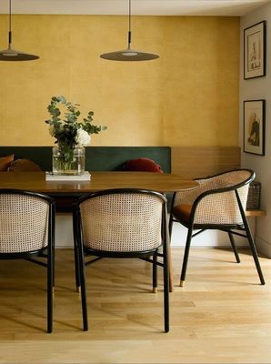 Poltrona chique simples de couro PU / tecido e rotão Refeição Mobiliário de sala de estar Restaurante Cobertura estilo japonês Cadeira de madeira moderna