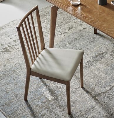 Cadeira de lazer Restaurante Cadeira de jantar de madeira maciça com design e estofamento
