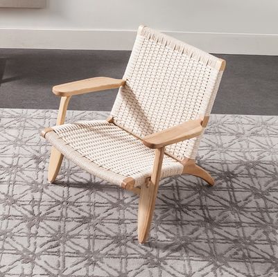 Mobiliário de sala de estar de estilo moderno Cadeira de jantar de madeira maciça com assento de cordão tecido e braço de madeira em natural / noz / preto