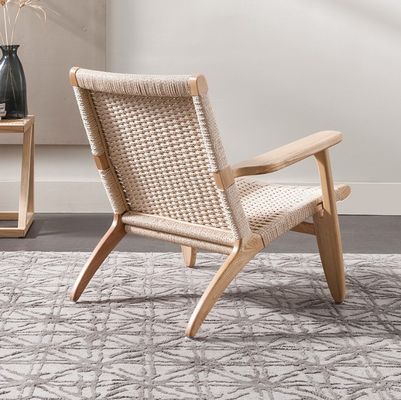 Mobiliário de sala de estar de estilo moderno Cadeira de jantar de madeira maciça com assento de cordão tecido e braço de madeira em natural / noz / preto