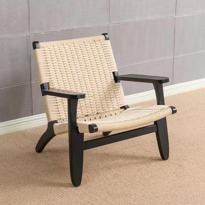 Mobiliário de sala de estar de estilo moderno Cadeira de jantar de madeira maciça com assento de cordão tecido e braço de madeira em natural / noz / preto