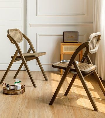 Mobiliário para o lar em geral Cadeira dobrável de estilo francês moderno resistente Cadeira de retalho de rotão Cadeira de jantar de madeira maciça Cadeira dobrável