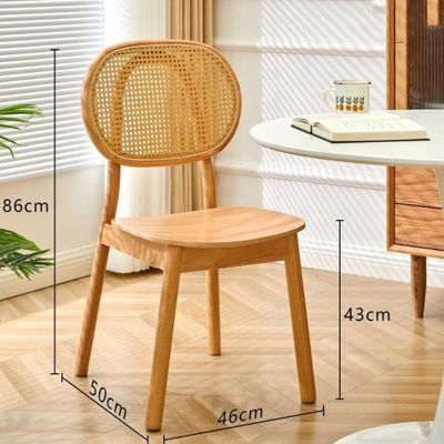 Cadeira Nordic de madeira feita à mão Cadeira de vime de sala de jantar Cadeira de Rattan sem almofada Cadeira de sala de estar de jardim em tamanho personalizado