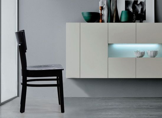 Cadeira de madeira maciça completa em estilo moderno nórdico para restaurantes e lazer familiar