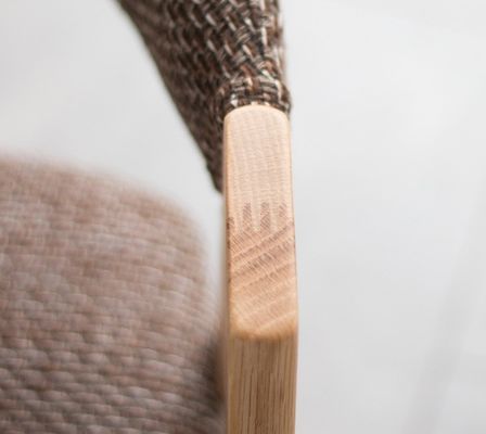 Embalagem de correio Estilo nórdico Artista de tecido Casa lazer Cadeira de jantar de madeira maciça com moldura de madeira de borracha