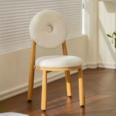 Cadeira de jantar de madeira maciça moderna para desenhos personalizados em móveis de sala de jantar