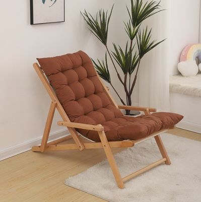 Sofá dobrável de tecido de madeira moderno Cadeira de estilo nórdico Mobiliário de sala de estar com cor personalizada e acabamento de nitrolaque