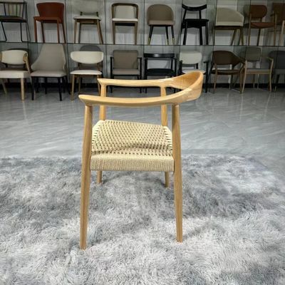 Cadeira de elevador de madeira maciça Cadeira de braço de jantar moderna com assento de corda durável e função de elevador