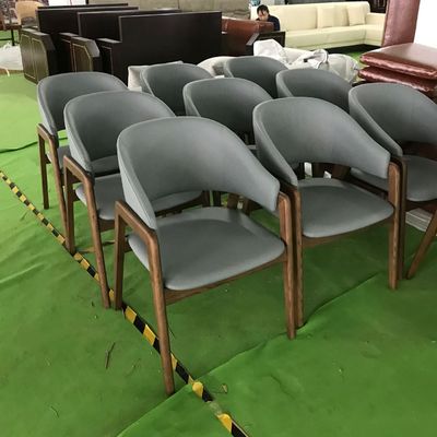 Cadeira de estofamento personalizada moderna para restaurante Hotel Móveis de madeira maciça Cadeira de jantar da oficina