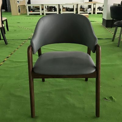 Cadeira de estofamento personalizada moderna para restaurante Hotel Móveis de madeira maciça Cadeira de jantar da oficina