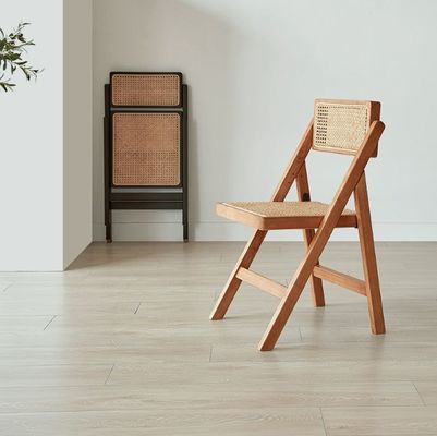 Cadeira de casamento de madeira castanha moderna cadeira de rotão dobrável para jantares de escritório e casamentos em estilo natural
