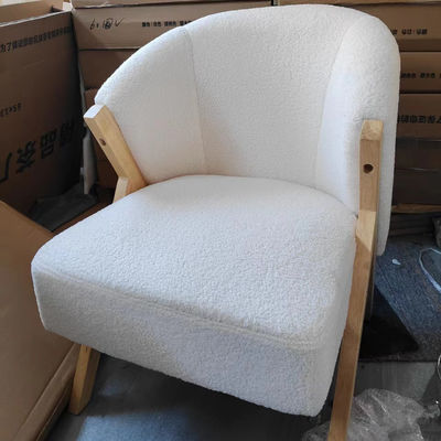 Cadeira de madeira nórdica moderna Estrutura de madeira sólida de cinzas resistentes para design de hotel Cadeiras de sofá de madeira de lã de cordeiro de veludo