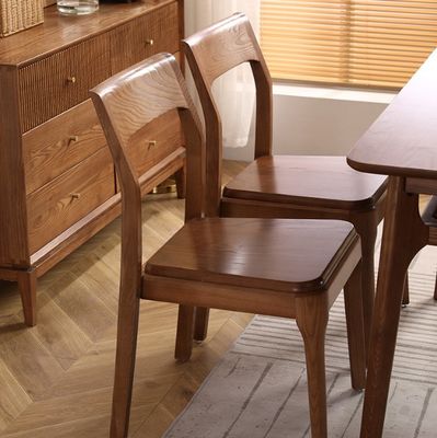 Cadeira de jantar de madeira maciça de estilo clássico moderno marrom para assentos de restaurante em marrom