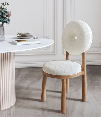 Sala de estar e hotel Assento macio Cadeira de sala de jantar de lã de cordeiro de madeira W47*D48*H79CM com design moderno