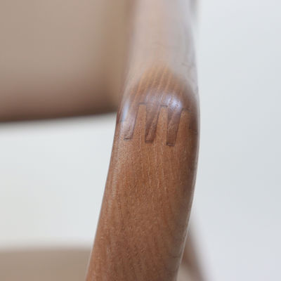 Cadeira de mesa de couro PU de madeira maciça para cafés e restaurantes em estilo nórdico