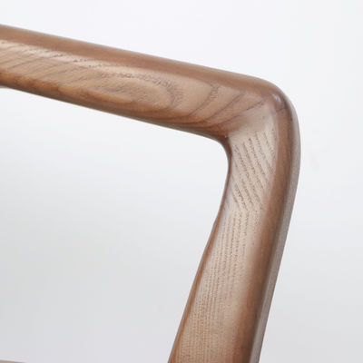 Cadeira de mesa de couro PU de madeira maciça para cafés e restaurantes em estilo nórdico