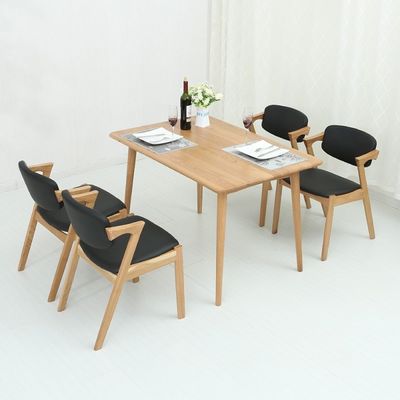 Cadeira nórdica de cor natural Cadeira de jantar moderna de madeira maciça para restaurante