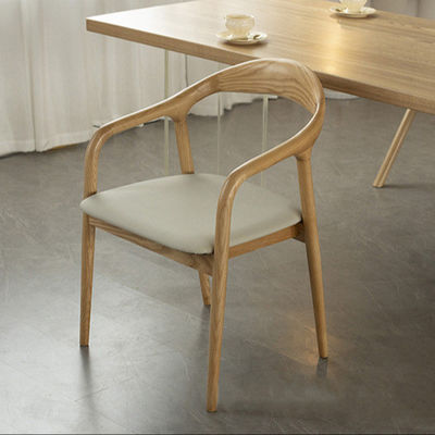 Adicione um toque de elegância à sua sala de jantar com o design moderno estilo nórdico cadeira de jantar de madeira de carvalho branco