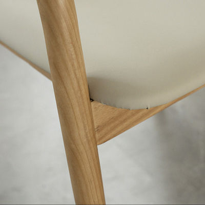 Adicione um toque de elegância à sua sala de jantar com o design moderno estilo nórdico cadeira de jantar de madeira de carvalho branco