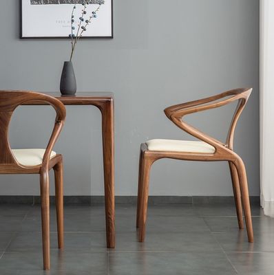 Cadeira de madeira maciça de design nórdico moderno para restaurante Cadeira de sala de jantar de couro PU W51*D57*H80CM Dobrada NO