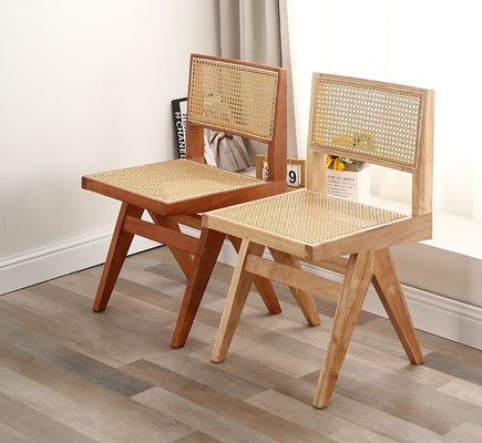 Assento suave de madeira de borracha Design moderno Cadeira de sala de jantar de rotão de madeira para sala de estar e hotel