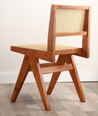 Assento suave de madeira de borracha Design moderno Cadeira de sala de jantar de rotão de madeira para sala de estar e hotel