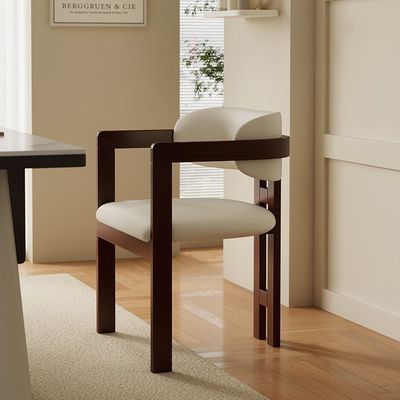 Cadeira de sala de estar Cadeiras de madeira Moderno Design de amostras Assento macio Veludo de lã de cordeiro Sala de jantar para embalagem de correio
