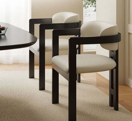 Cadeira de sala de estar Cadeiras de madeira Moderno Design de amostras Assento macio Veludo de lã de cordeiro Sala de jantar para embalagem de correio