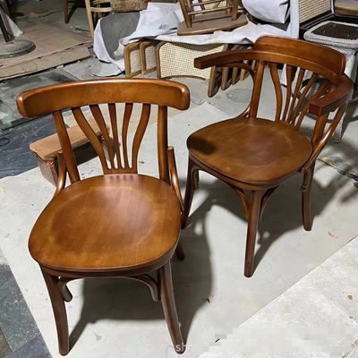 Cadeiras de madeira de design moderno com base reclinável e estofamento de couro PU em estilo nórdico