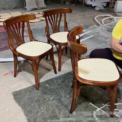 Cadeiras de madeira de design moderno com base reclinável e estofamento de couro PU em estilo nórdico