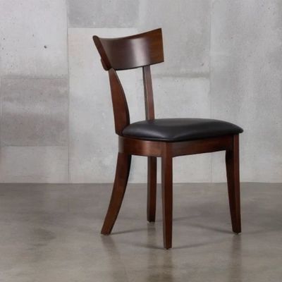Chave de restaurante de tamanho personalizado Estrutura de madeira de couro suave e espessa Cushion Seat Cadeira de jantar para móveis domésticos