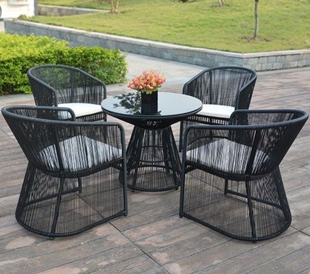 Cadeira de jantar de metal de estilo italiano Cadeira de café de madeira para assentos modernos de luxo ao ar livre