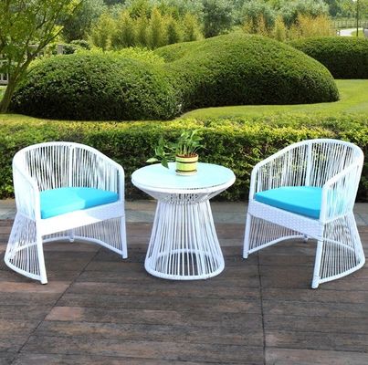 Cadeira de jantar de metal de estilo italiano Cadeira de café de madeira para assentos modernos de luxo ao ar livre