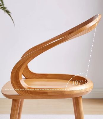 Mobiliário de restaurante Cadeira de jantar moderna de madeira maciça com acabamento cerisa e design nórdico