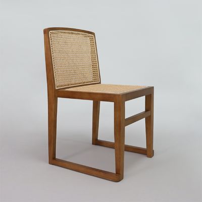 Serviço OEM Aceito Móveis Nórdicos Apoio de Rattan empilhável Cadeira de jantar de madeira maciça para restaurante de hotel