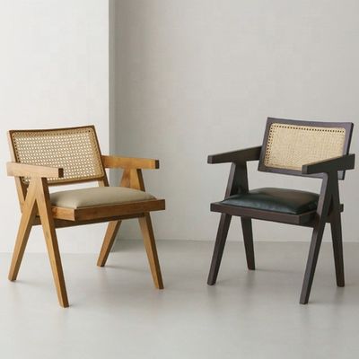 Design específico de cadeira de jantar Mobiliário doméstico Cadeira de rotão com embalagem de correio e madeira maciça estofada