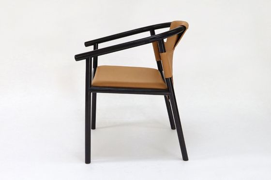 Estilo de design moderno Estrutura de madeira Marrom Cadeira de couro Mobiliário de sala de jantar Lounge de lazer Accent Arm Chairs