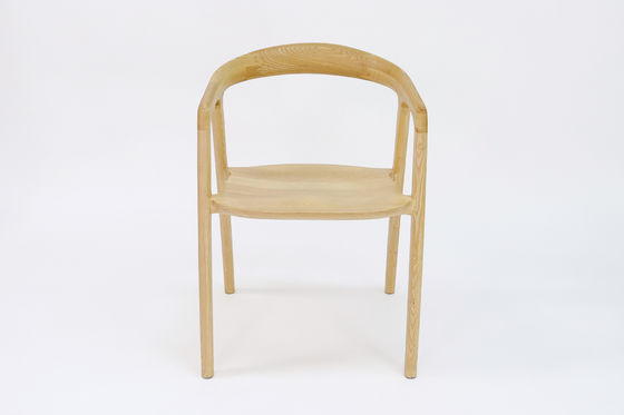 Restaurante Cadeira de jantar de madeira maciça com acabamento de nitrolacque em noz/natural/preto